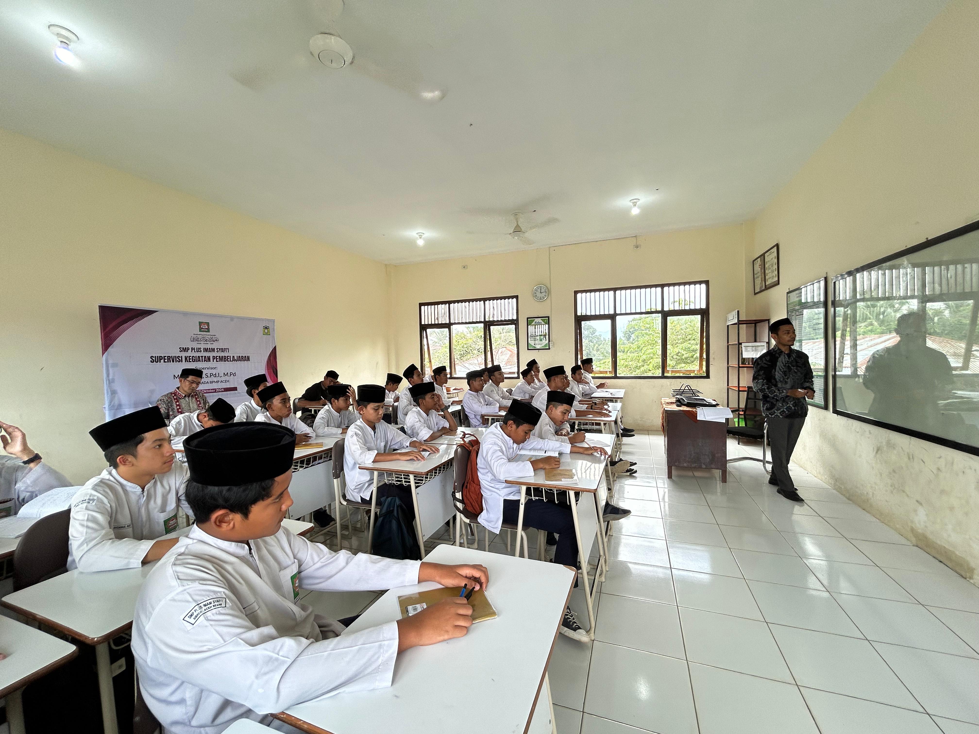 Supervisi KBM di SMP Plus Imam Syafi'i untuk Menjamin Mutu Pendidikan